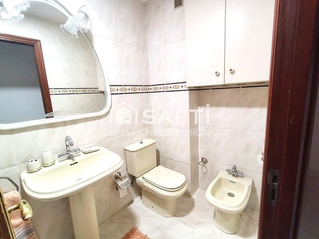 Appartement de 3 chambres à louer à Santiago de Compostela - 800 € (Ref: 9595297)