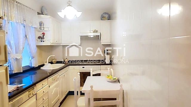 Appartement de 3 chambres à louer à Santiago de Compostela - 800 € (Ref: 9595297)