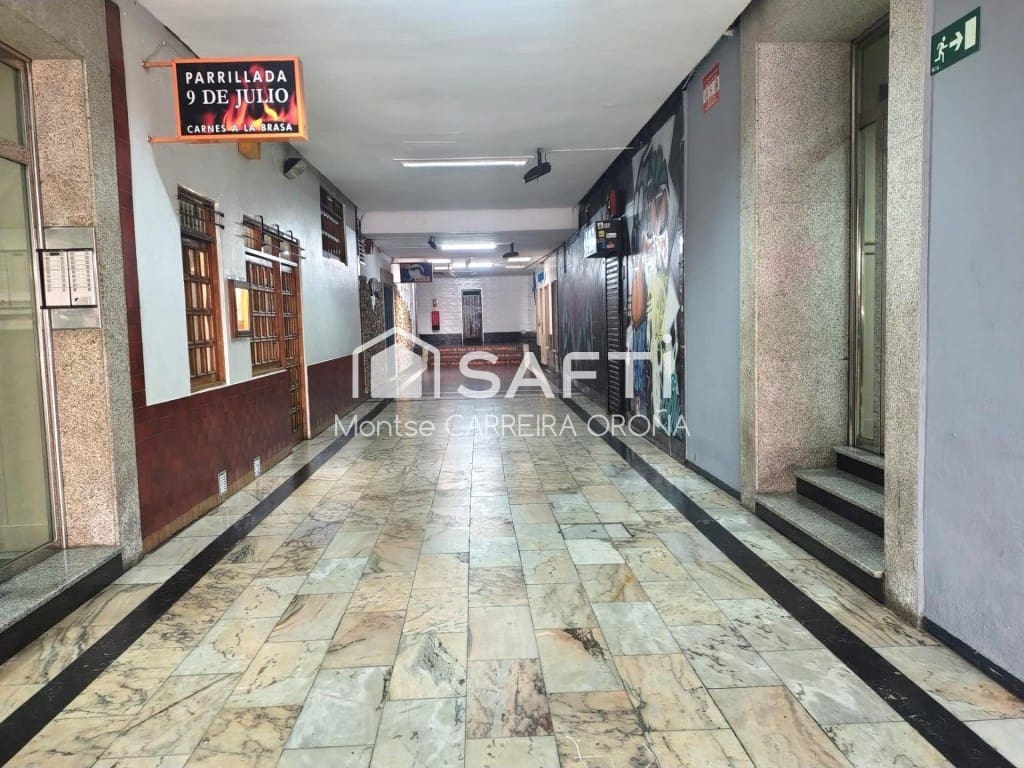 Appartement de 3 chambres à louer à Santiago de Compostela - 800 € (Ref: 9595297)