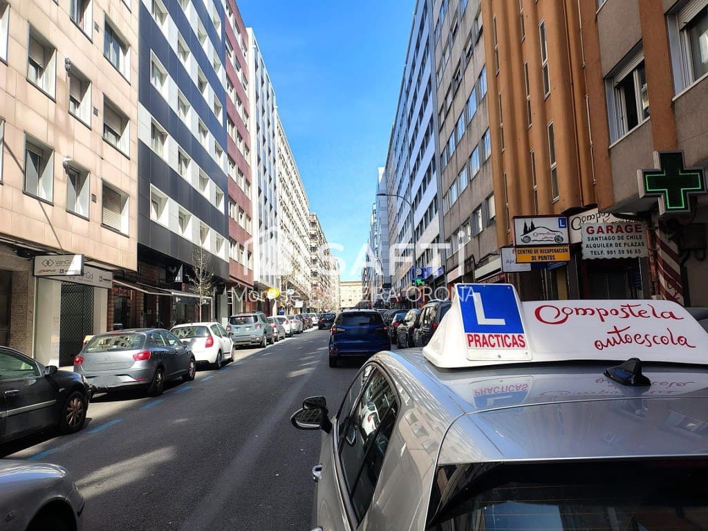 Appartement de 3 chambres à louer à Santiago de Compostela - 800 € (Ref: 9595297)