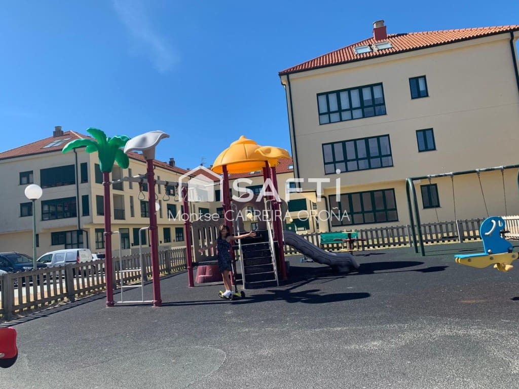 2 bedroom Penthouse for sale in Carnota with garage - € 110,000 (Ref: 9595298)