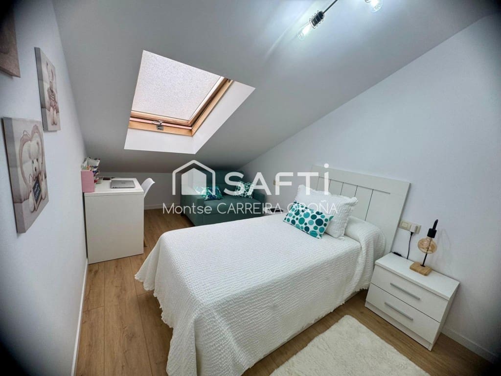 2 bedroom Penthouse for sale in Carnota with garage - € 110,000 (Ref: 9595298)