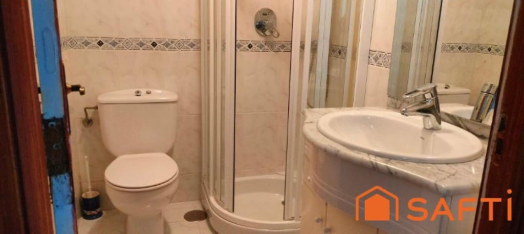 Adosado de 4 habitaciones en Santiago de Compostela en venta con garaje - 129.000 € (Ref: 9595299)