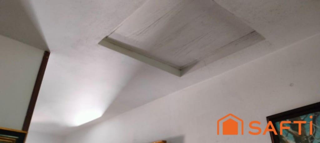 Adosado de 4 habitaciones en Santiago de Compostela en venta con garaje - 129.000 € (Ref: 9595299)