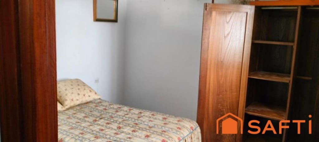 Adosado de 4 habitaciones en Santiago de Compostela en venta con garaje - 129.000 € (Ref: 9595299)