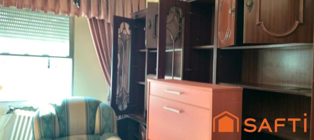 Adosado de 4 habitaciones en Santiago de Compostela en venta con garaje - 129.000 € (Ref: 9595299)