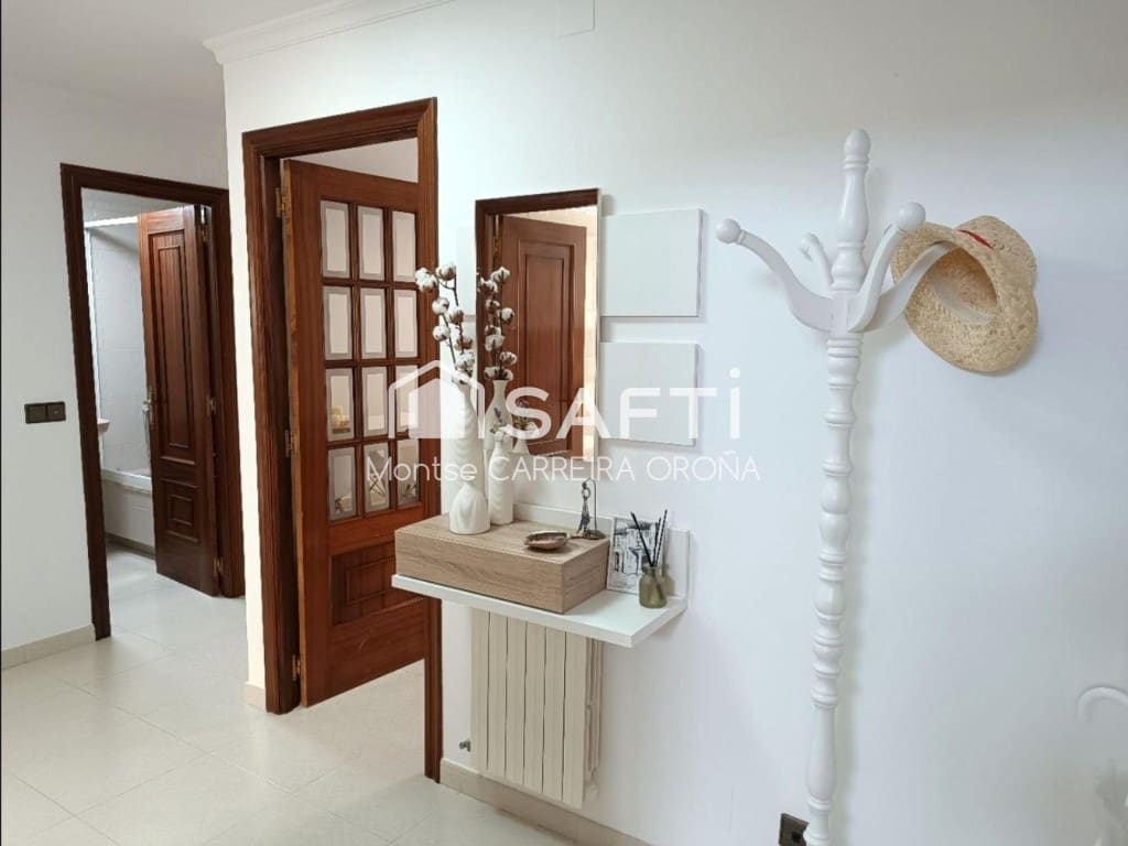 Appartement de 2 chambres à louer à Santiago de Compostela - 850 € (Ref: 9595300)