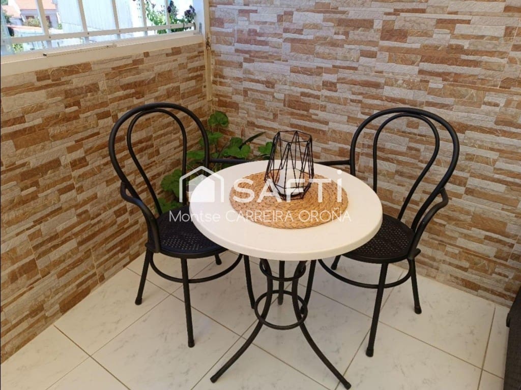 Appartement de 2 chambres à louer à Santiago de Compostela - 850 € (Ref: 9595300)