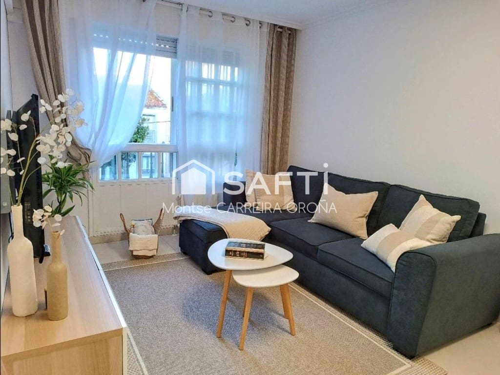 Appartement de 2 chambres à louer à Santiago de Compostela - 850 € (Ref: 9595300)