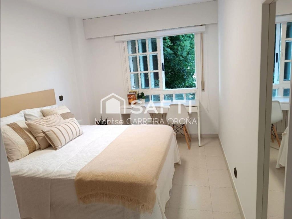 Appartement de 2 chambres à louer à Santiago de Compostela - 850 € (Ref: 9595300)