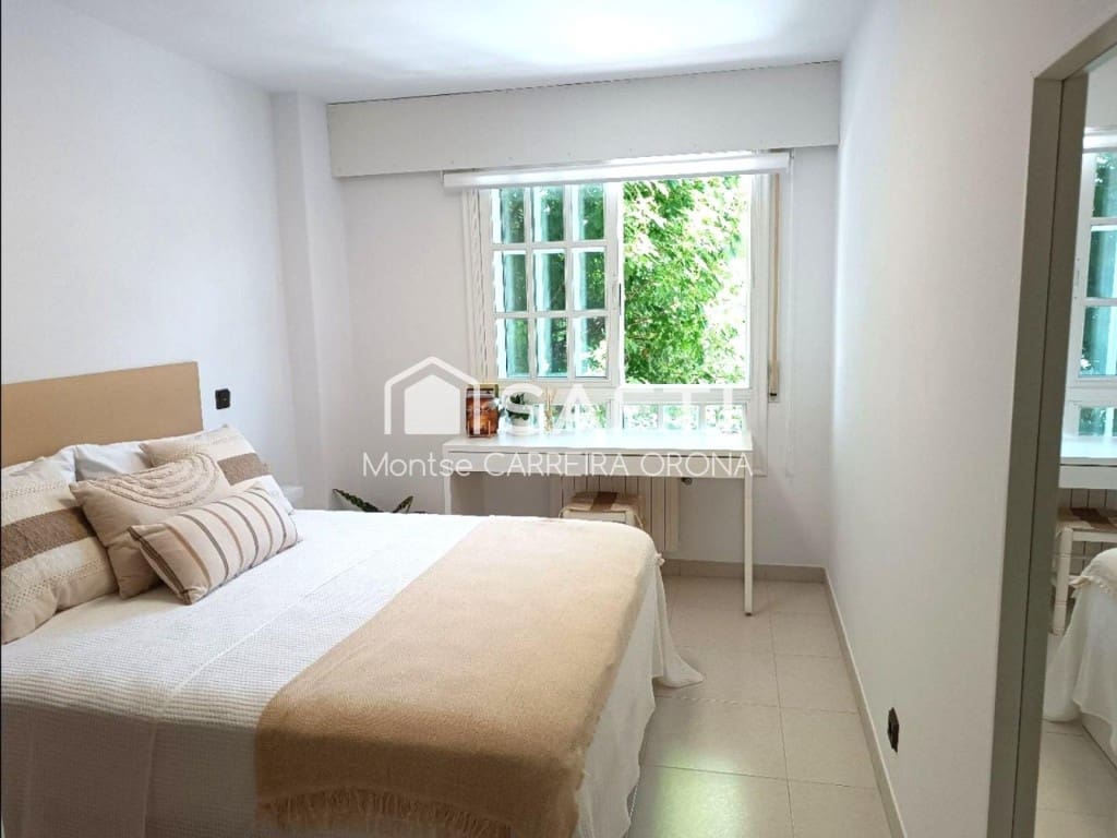 Appartement de 2 chambres à louer à Santiago de Compostela - 850 € (Ref: 9595300)