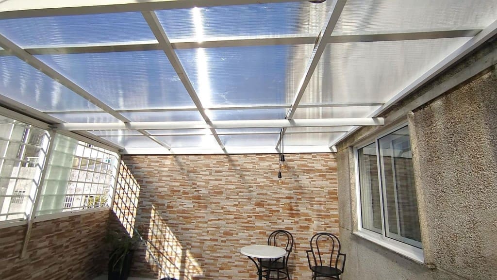 Appartement de 2 chambres à louer à Santiago de Compostela - 850 € (Ref: 9595300)