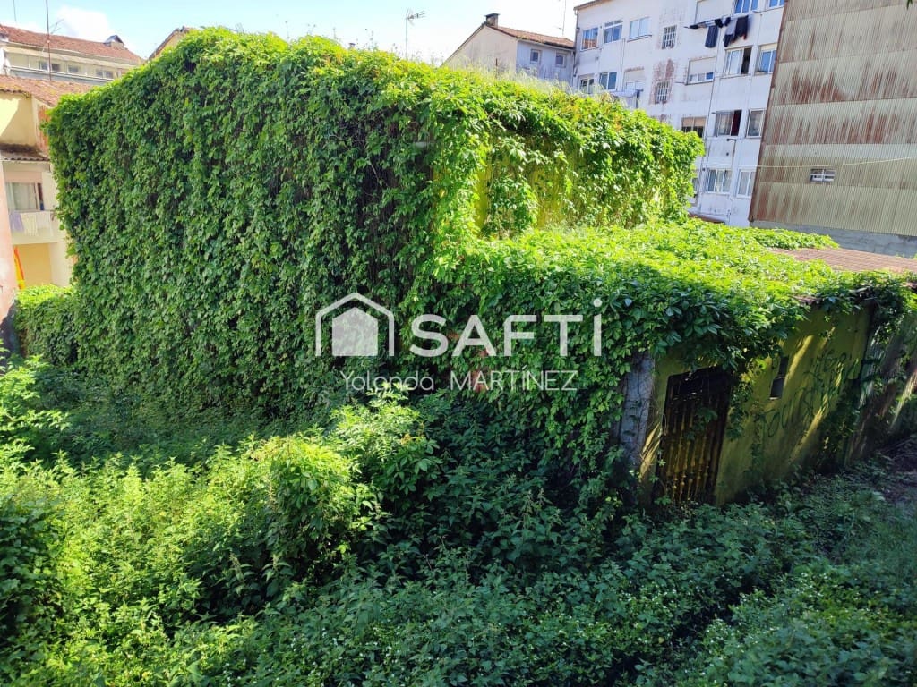 3 bedroom Villa for sale in Santiago de Compostela with garage - € 158,000 (Ref: 9595301)