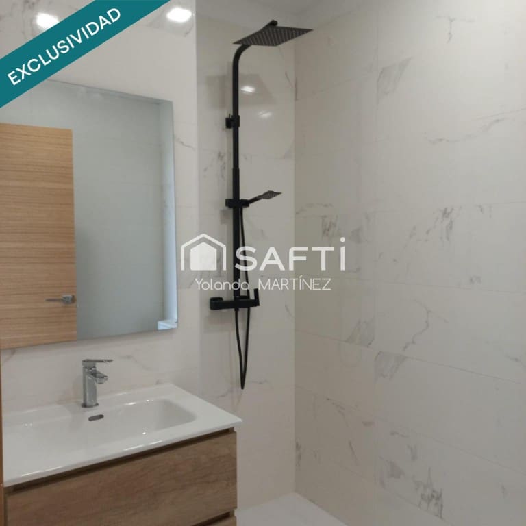 2 bedroom Villa for sale in Santiago de Compostela - € 125,000 (Ref: 9595303)