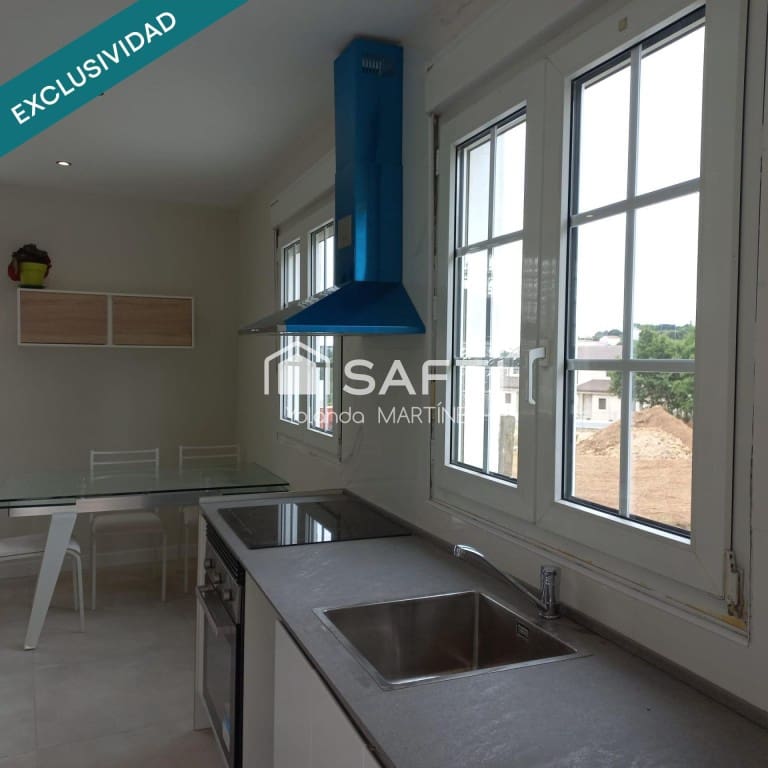 2 bedroom Villa for sale in Santiago de Compostela - € 125,000 (Ref: 9595303)