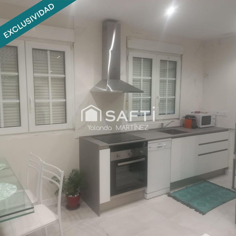 2 bedroom Villa for sale in Santiago de Compostela - € 125,000 (Ref: 9595303)