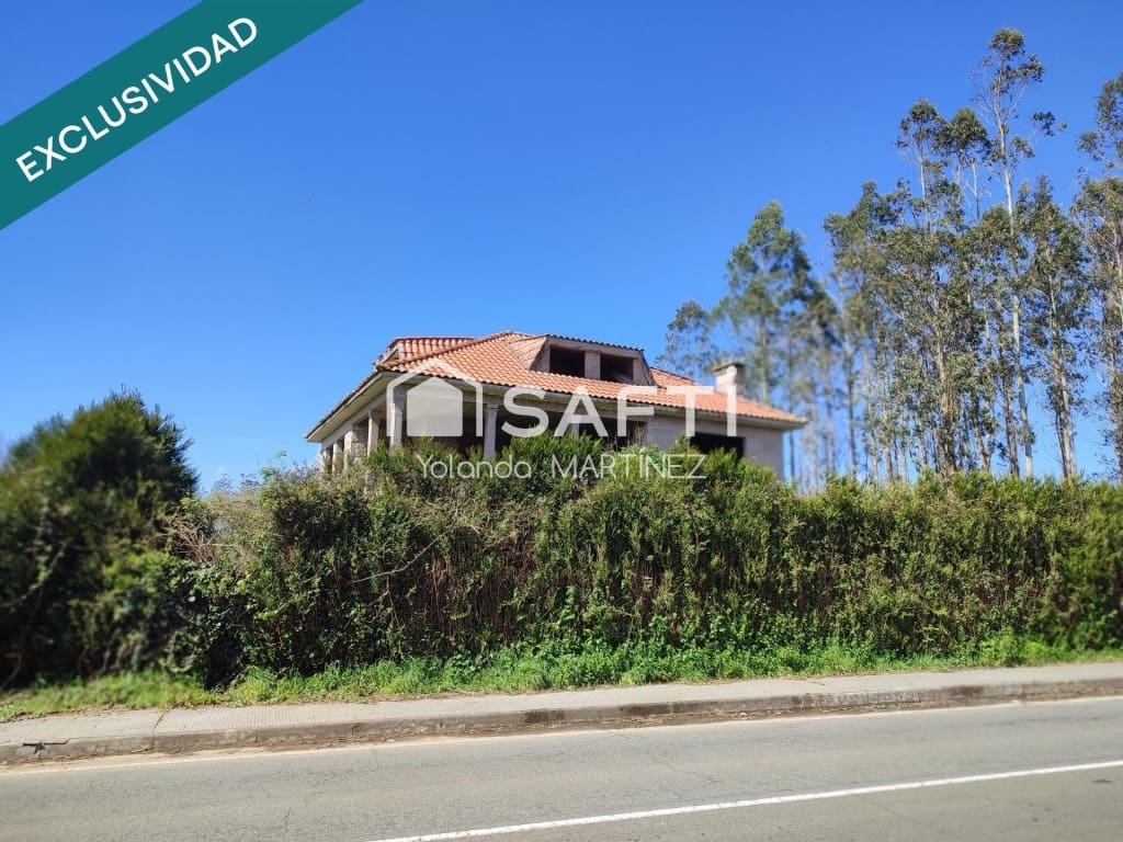 5 bedroom Villa for sale in Santa Comba - € 105,000 (Ref: 9595304)