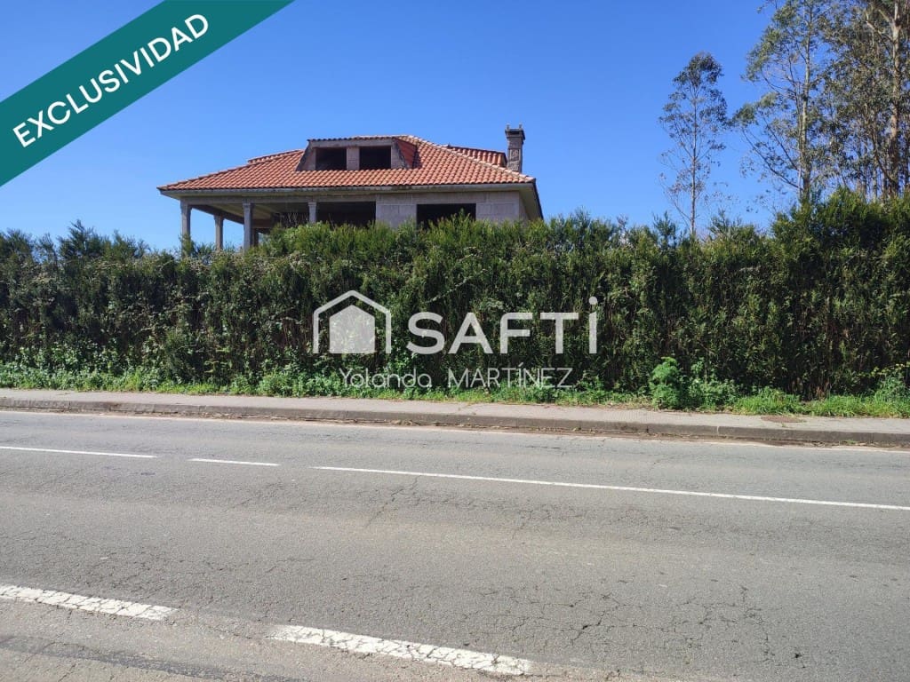 5 bedroom Villa for sale in Santa Comba - € 105,000 (Ref: 9595304)