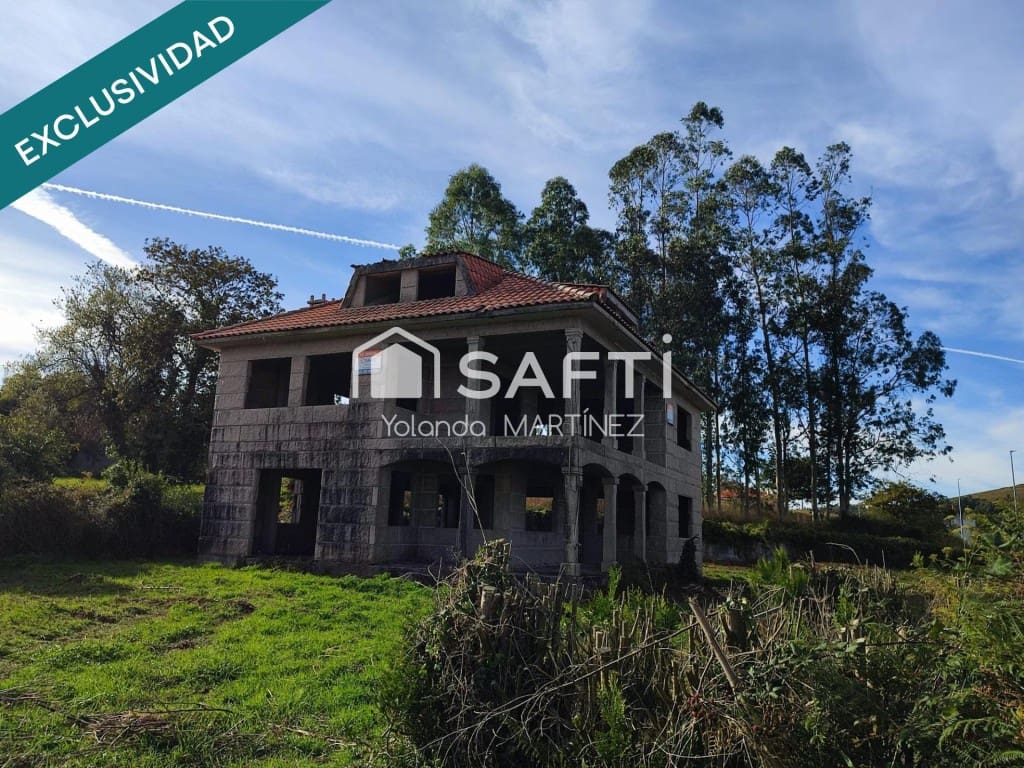 5 bedroom Villa for sale in Santa Comba - € 105,000 (Ref: 9595304)