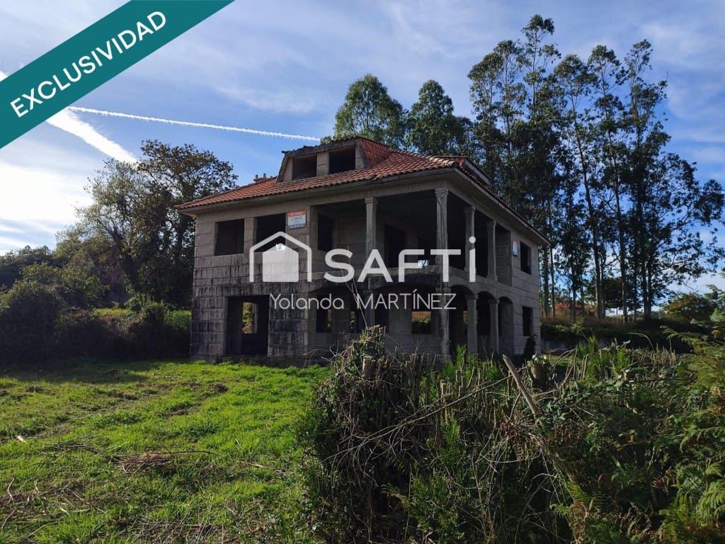 5 bedroom Villa for sale in Santa Comba - € 105,000 (Ref: 9595304)