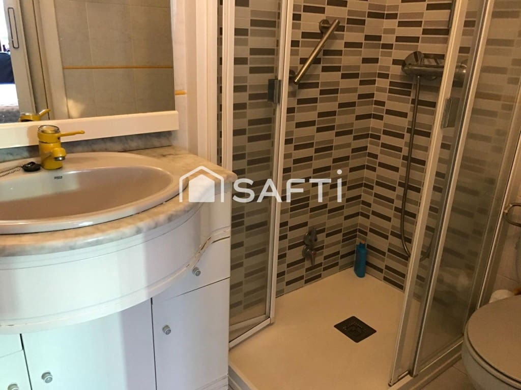 Adosado de 5 habitaciones en Santiago de Compostela en venta - 555.000 € (Ref: 9595308)