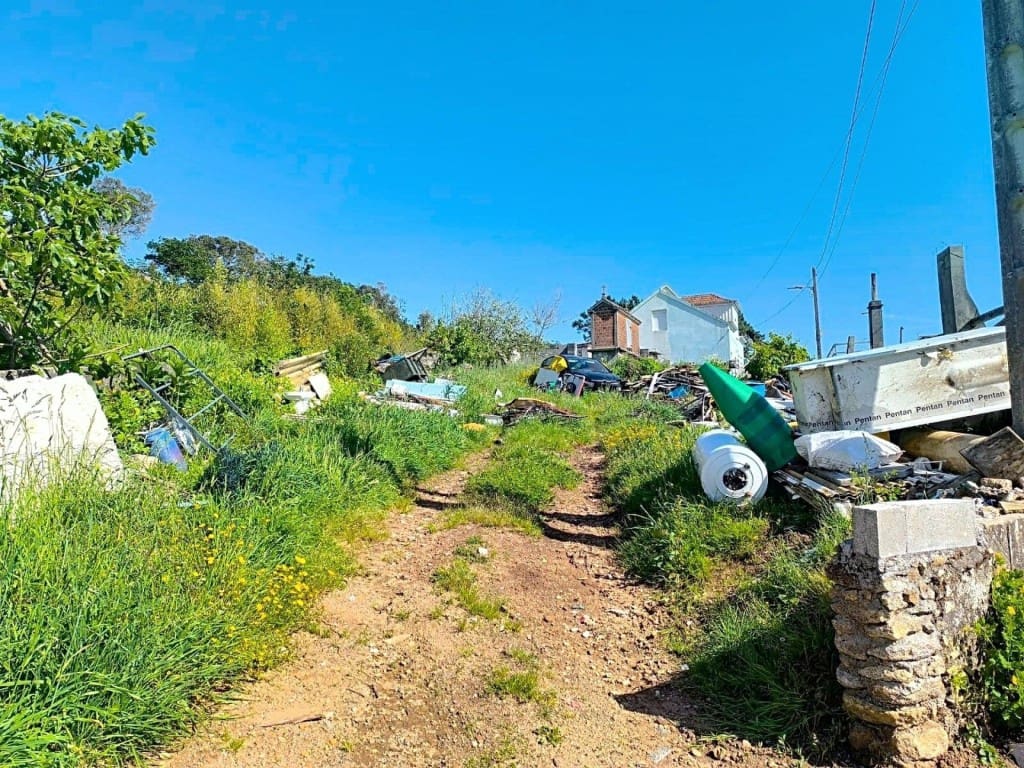 4 bedroom Villa for sale in Porto do Son with garage - € 125,000 (Ref: 9595309)