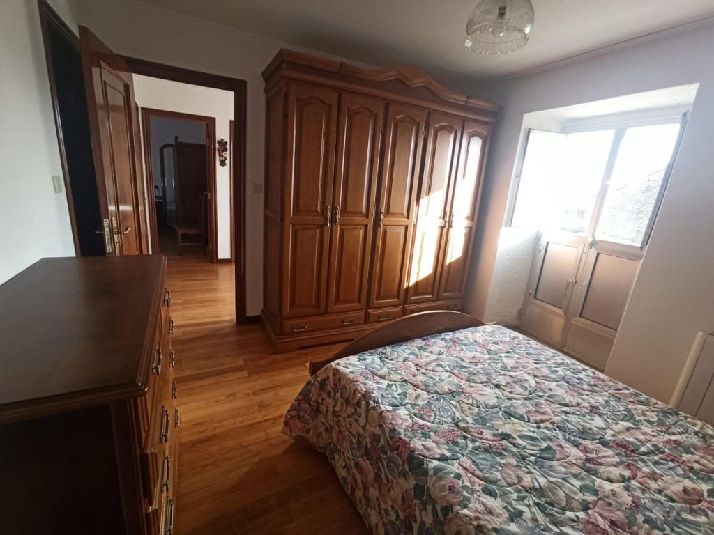 3 bedroom Villa for sale in Camarinas - € 85,000 (Ref: 9595310)