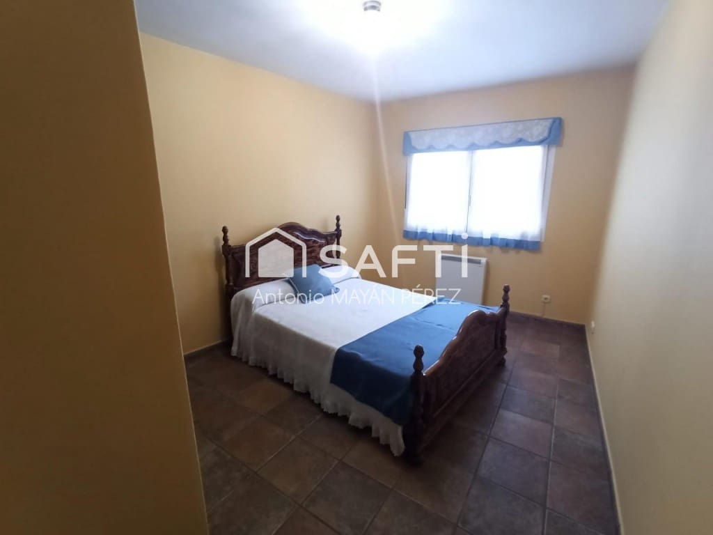 3 bedroom Villa for sale in Ribeira with garage - € 300,000 (Ref: 9595313)