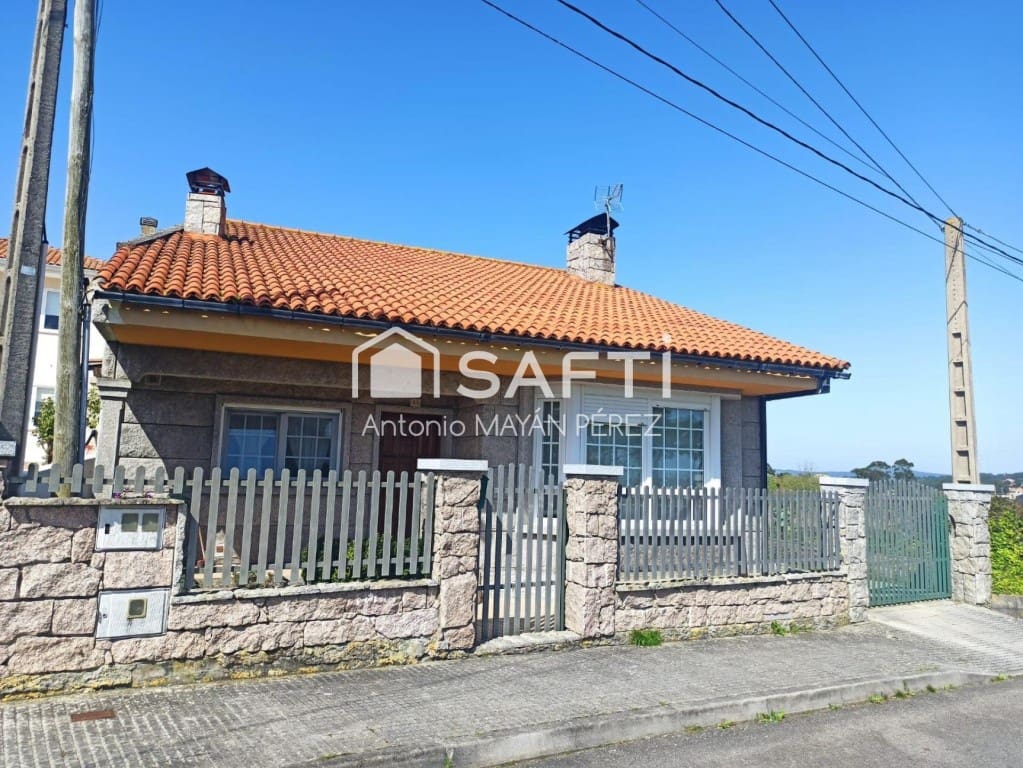 3 bedroom Villa for sale in Ribeira with garage - € 300,000 (Ref: 9595313)
