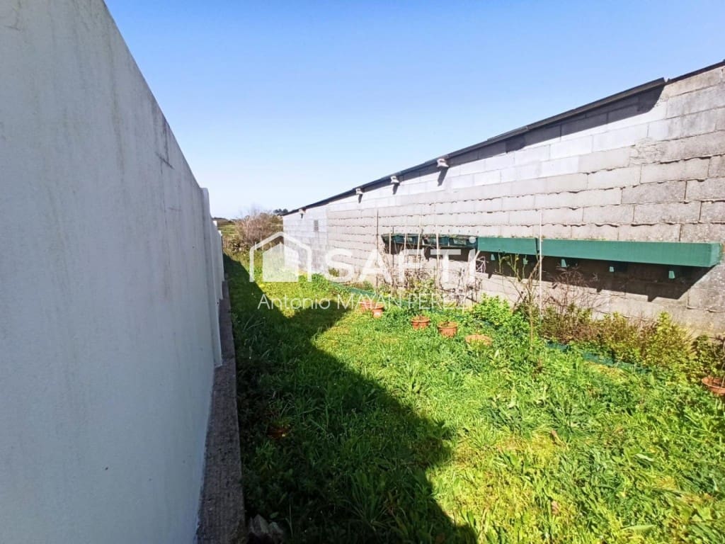 3 bedroom Villa for sale in Ribeira with garage - € 300,000 (Ref: 9595313)