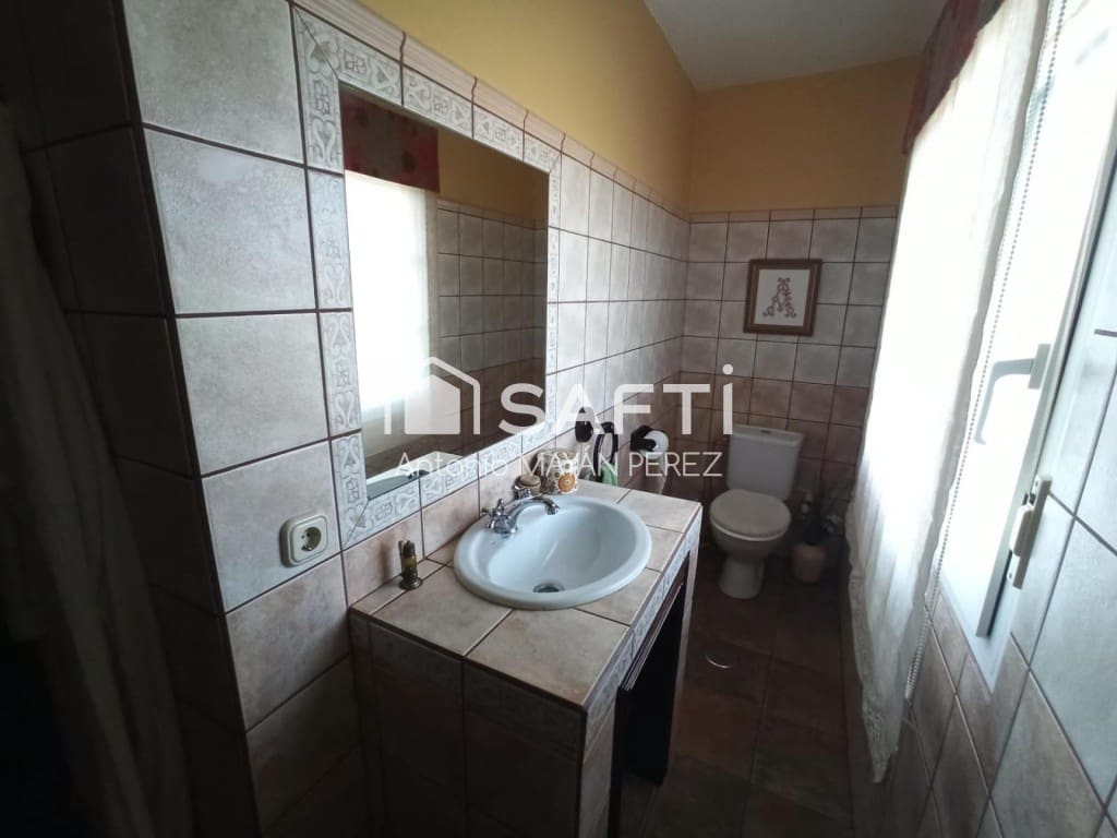 3 bedroom Villa for sale in Ribeira with garage - € 300,000 (Ref: 9595313)