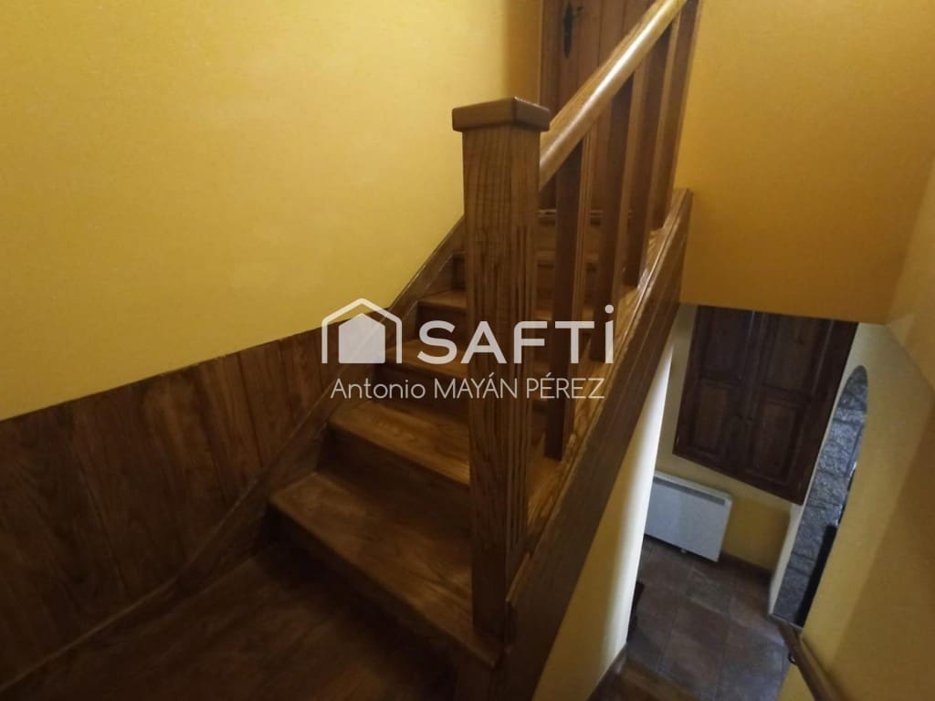 3 bedroom Villa for sale in Ribeira with garage - € 300,000 (Ref: 9595313)