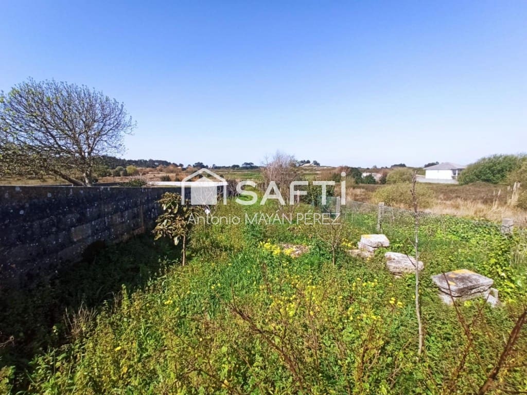 3 bedroom Villa for sale in Ribeira with garage - € 300,000 (Ref: 9595313)