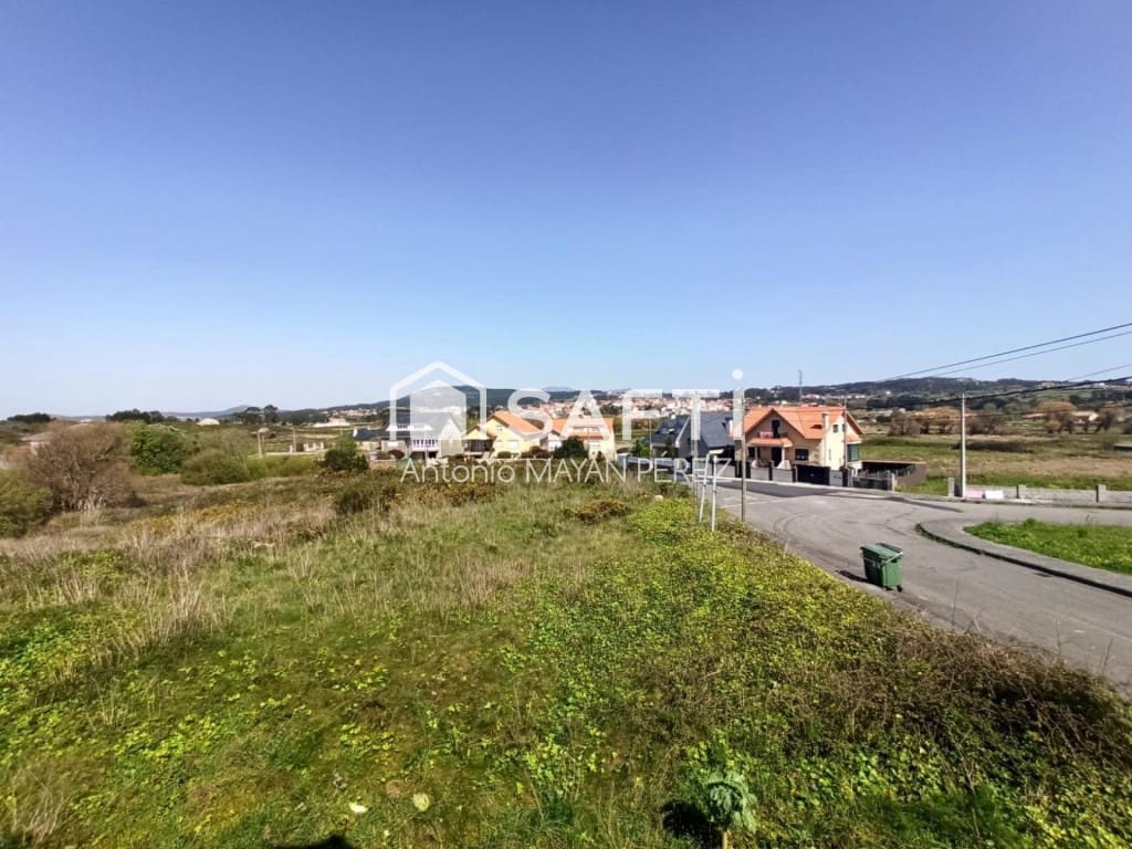 3 bedroom Villa for sale in Ribeira with garage - € 300,000 (Ref: 9595313)