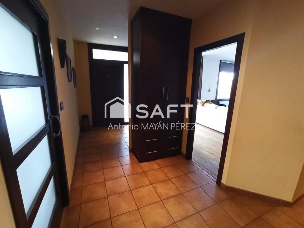 4 bedroom Villa for sale in Ribeira with garage - € 450,000 (Ref: 9595317)