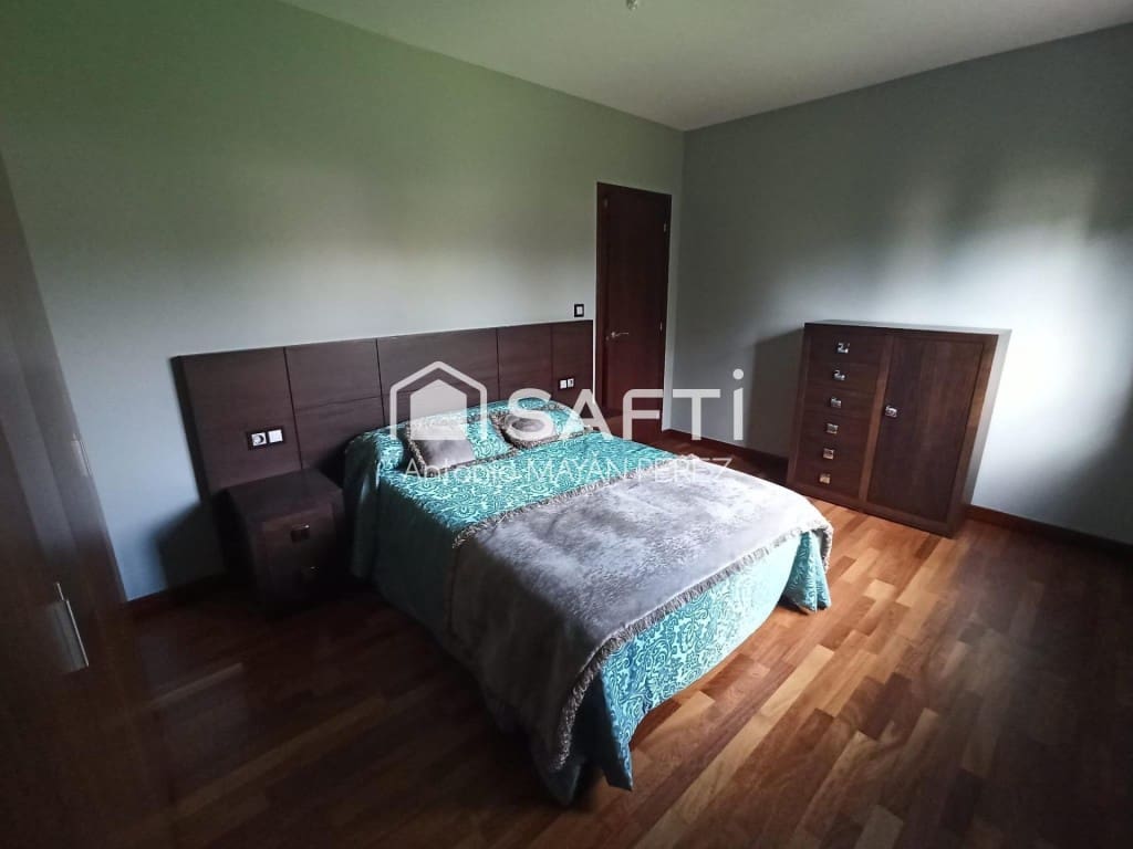 4 bedroom Villa for sale in Ribeira with garage - € 450,000 (Ref: 9595317)