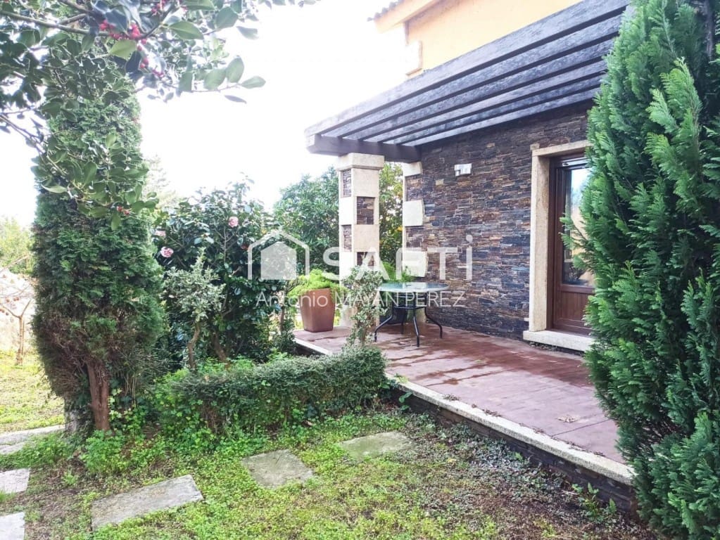 4 bedroom Villa for sale in Ribeira with garage - € 450,000 (Ref: 9595317)