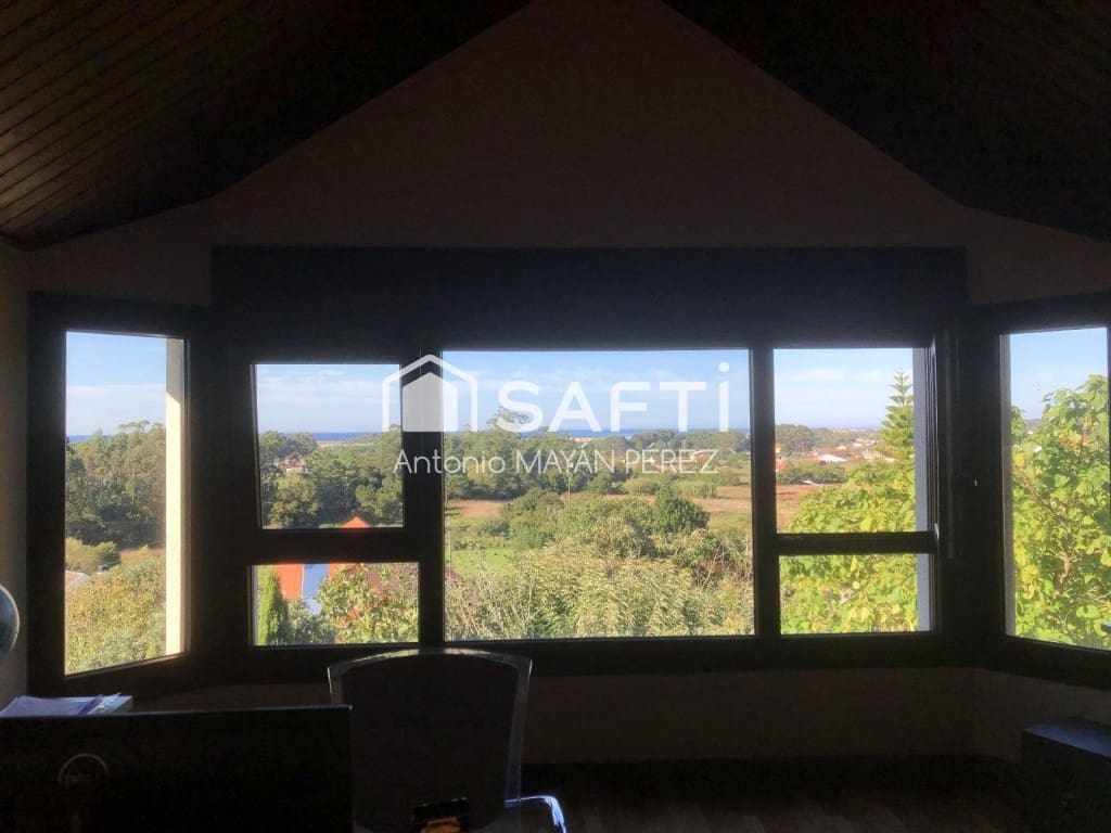 4 bedroom Villa for sale in Ribeira with garage - € 450,000 (Ref: 9595317)