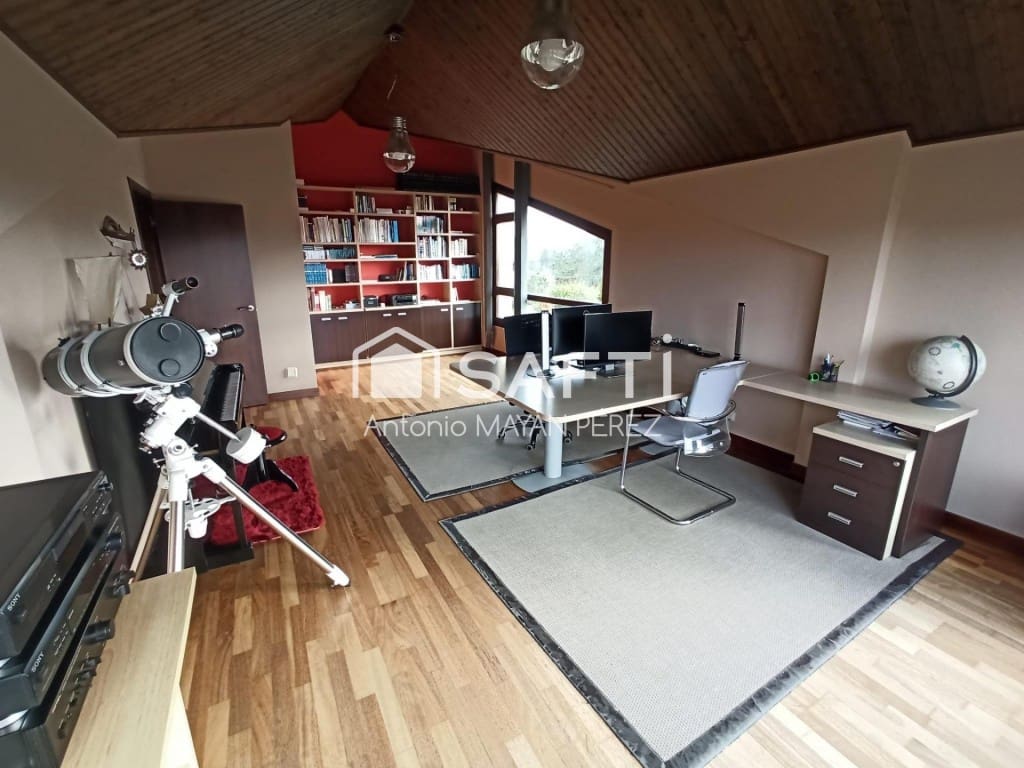 4 bedroom Villa for sale in Ribeira with garage - € 450,000 (Ref: 9595317)