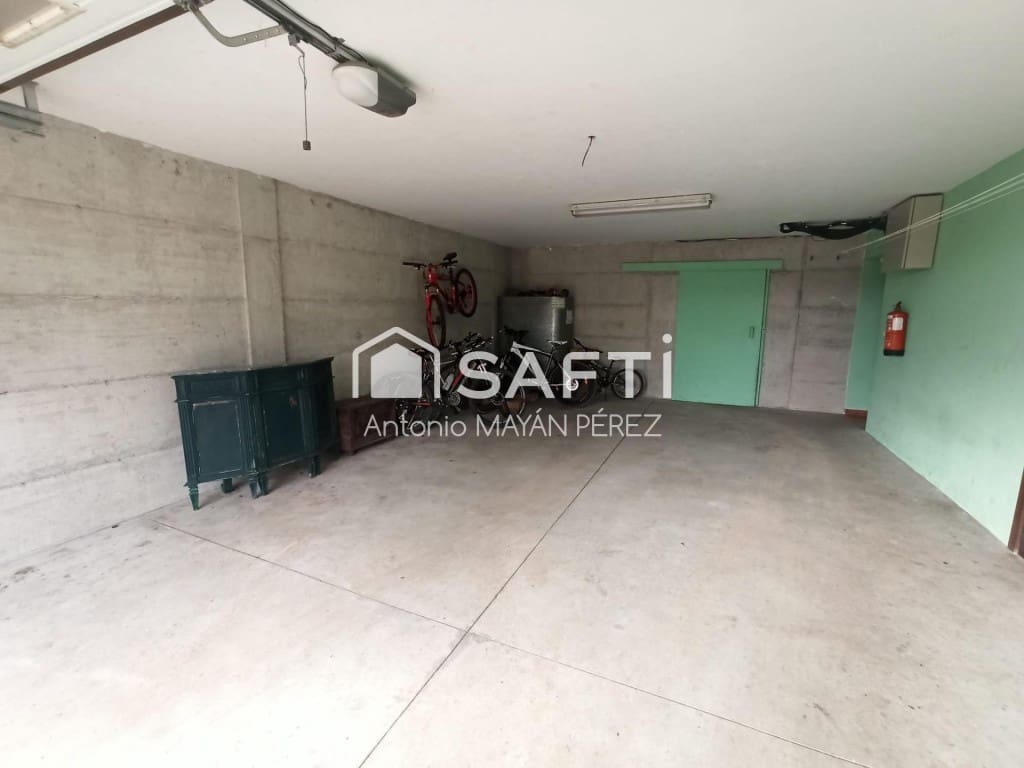 4 bedroom Villa for sale in Ribeira with garage - € 450,000 (Ref: 9595317)