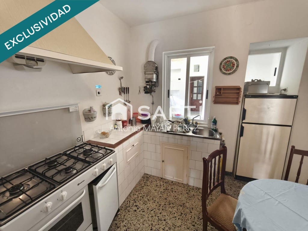 7 bedroom Villa for sale in Ribeira with garage - € 231,000 (Ref: 9595318)