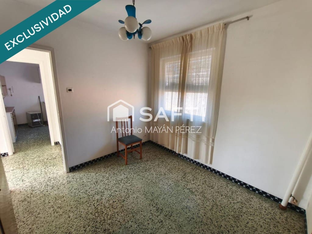 7 bedroom Villa for sale in Ribeira with garage - € 231,000 (Ref: 9595318)