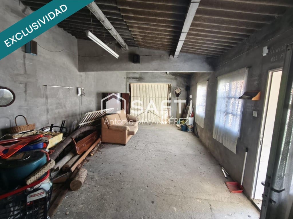 7 bedroom Villa for sale in Ribeira with garage - € 231,000 (Ref: 9595318)