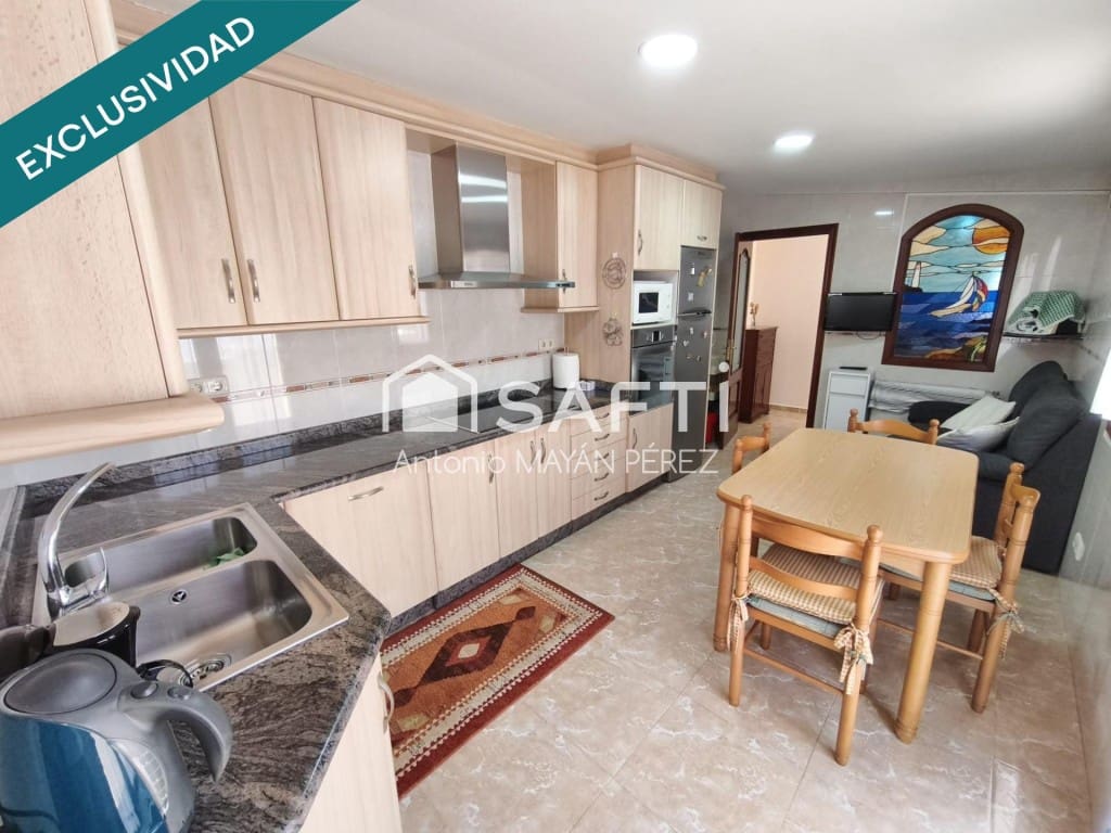 Chalet de 6 habitaciones en Ribeira en venta con garaje - 750.000 € (Ref: 9595319)