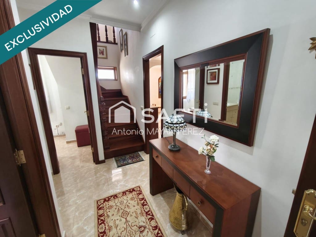 Chalet de 6 habitaciones en Ribeira en venta con garaje - 750.000 € (Ref: 9595319)