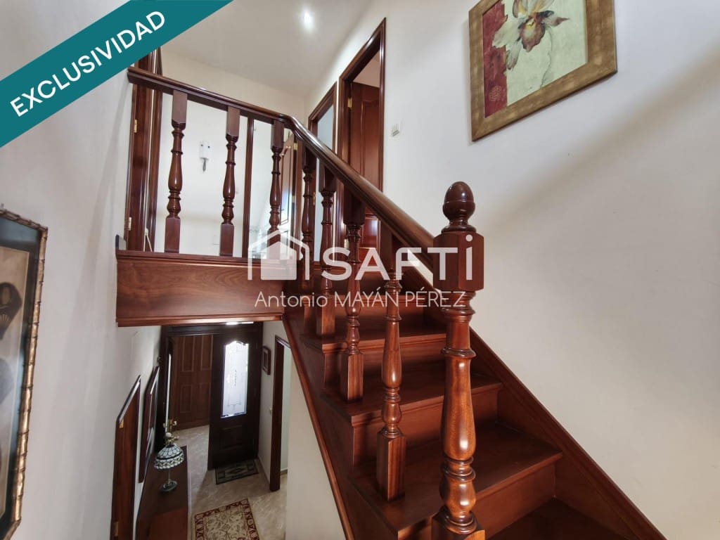 Chalet de 6 habitaciones en Ribeira en venta con garaje - 750.000 € (Ref: 9595319)