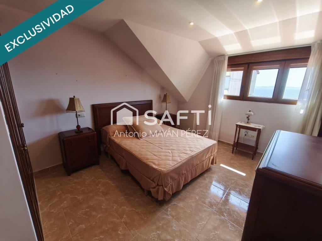 Chalet de 6 habitaciones en Ribeira en venta con garaje - 750.000 € (Ref: 9595319)