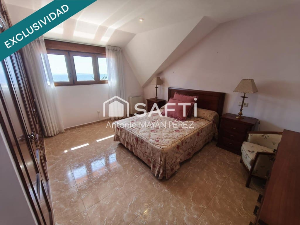 Chalet de 6 habitaciones en Ribeira en venta con garaje - 750.000 € (Ref: 9595319)