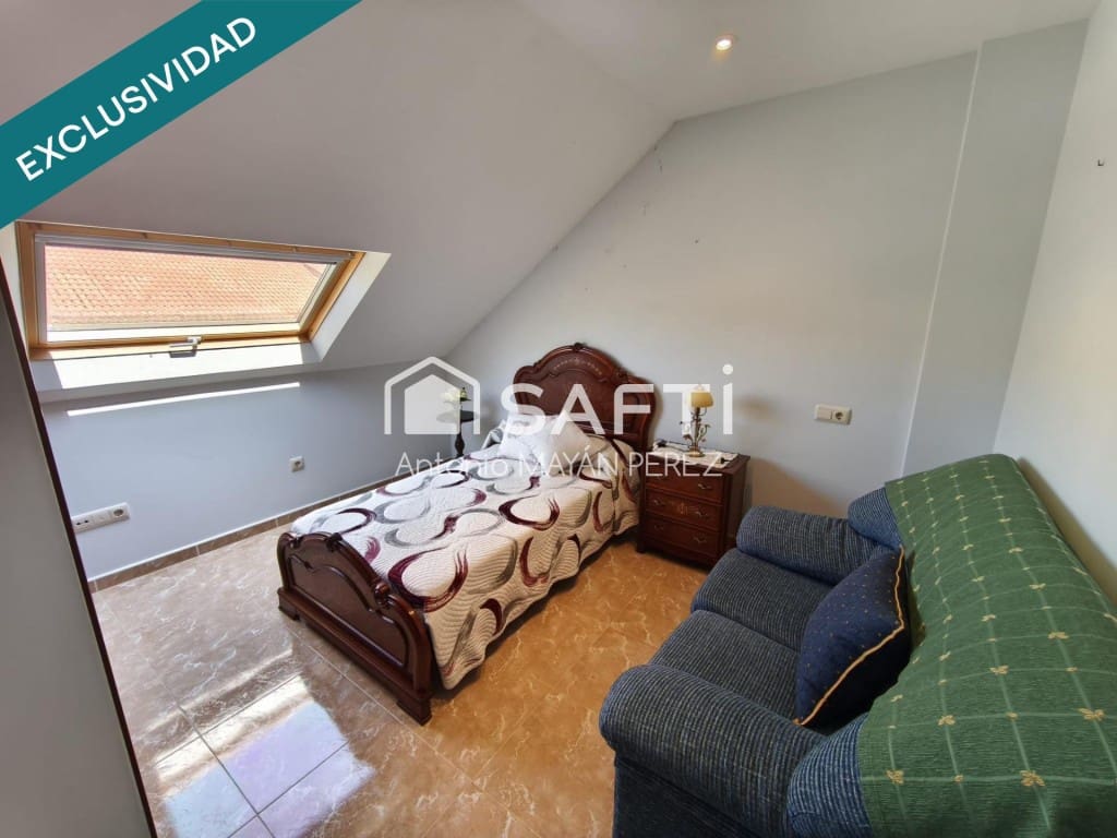 Chalet de 6 habitaciones en Ribeira en venta con garaje - 750.000 € (Ref: 9595319)