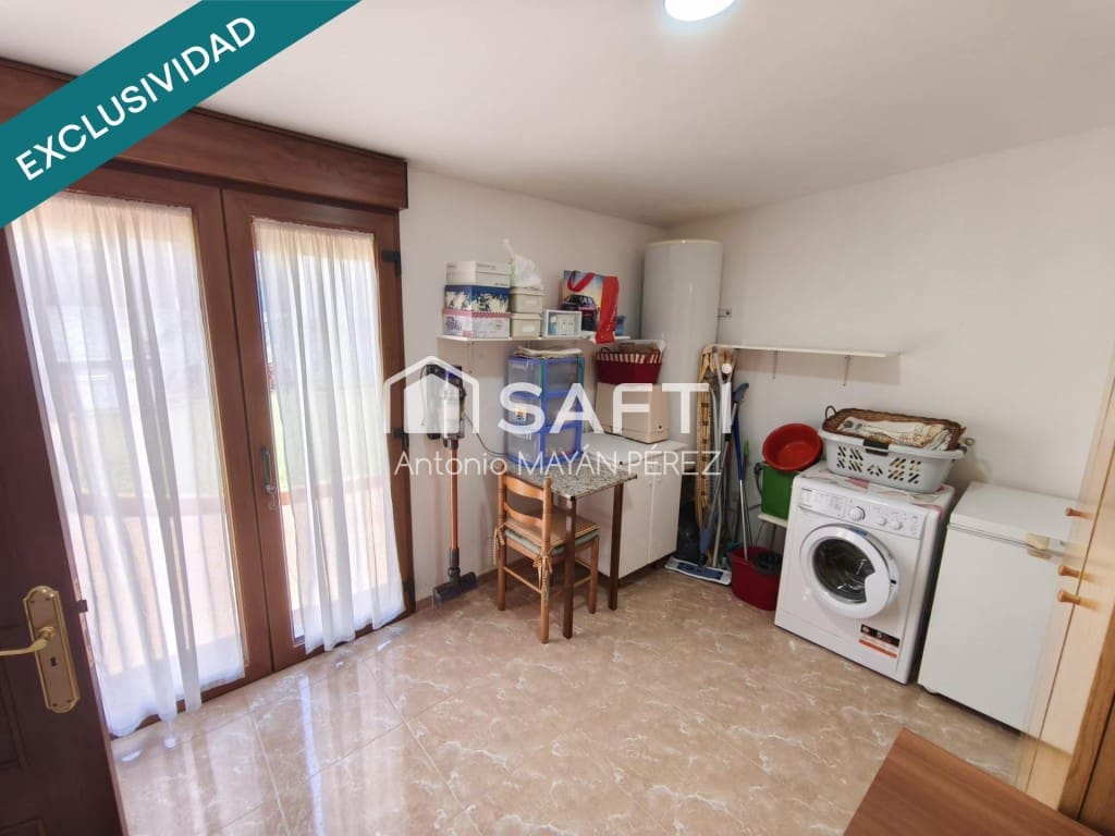 Chalet de 6 habitaciones en Ribeira en venta con garaje - 750.000 € (Ref: 9595319)